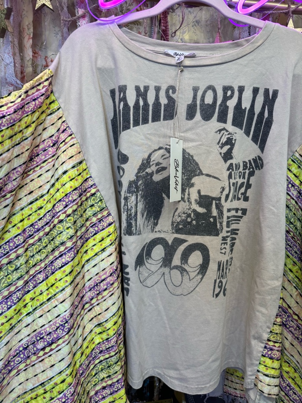 Janis Joplin Graphic Tee with Kantha kimono sleeves- Poncho style - Picture 4 of 9